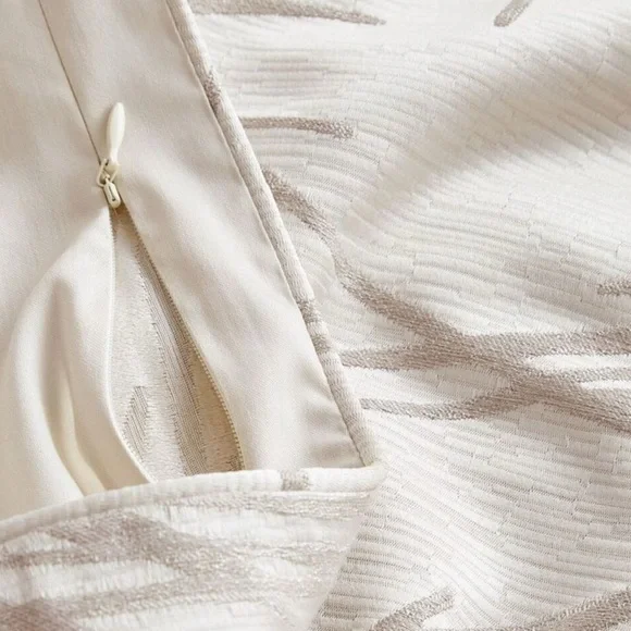 Hudson Park Collection Elegant Cream and Tan King Bedding Set - Picture 3 of 3